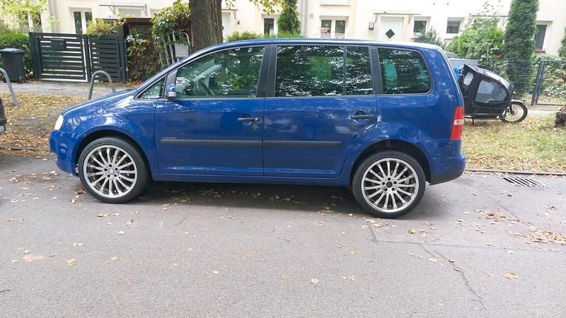 Blau Gebraucht 2003 VW Touran Van / Kleinbus | 1.155 € (Guter Preis) - Bild 1/4