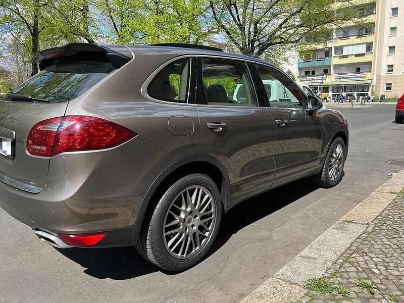 Gebraucht Porsche Cayenne 245 PS (180 kW) 2012 Braun SUV