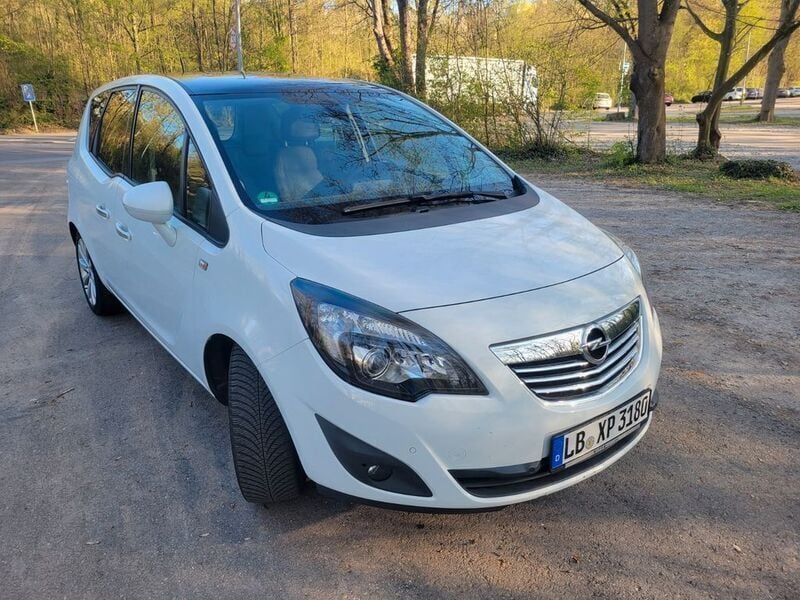 Weiß Gebraucht 2012 Opel Meriva Innovation Van / Kleinbus | 3.800 € (Fairer Preis) - Bild 1/4