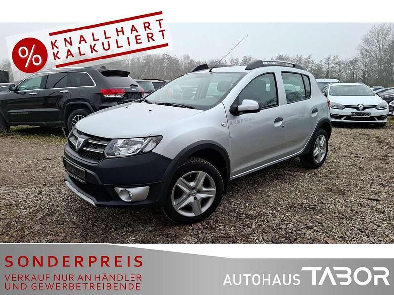 Silber Gebraucht 2013 Dacia Sandero Prestige Kleinwagen | 6.285 € (Fairer Preis) - Bild 1/4