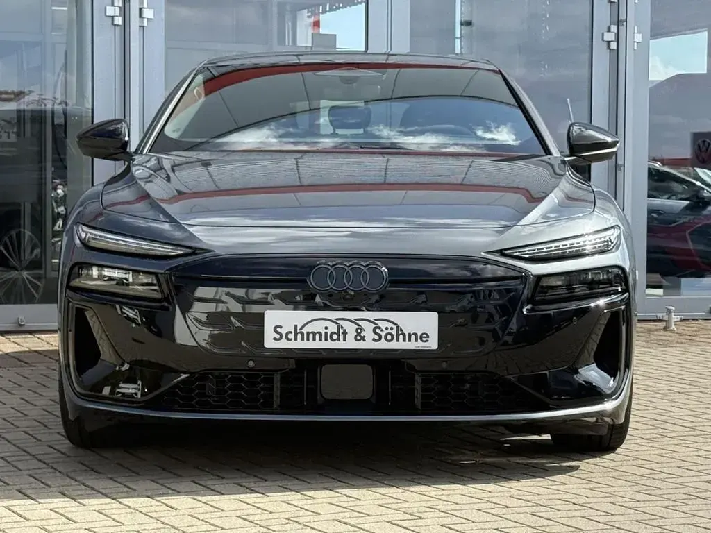 Neu Audi e-tron S-Line 269 kW (367 PS) 2026 Grau SUV