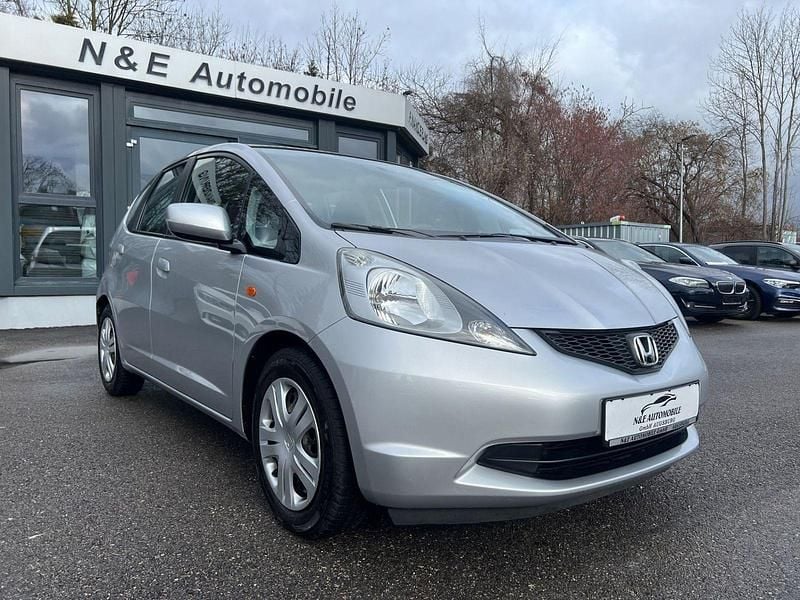 Gebraucht Honda Jazz Trend 90 PS (66 kW) 2011 Silber Kleinwagen