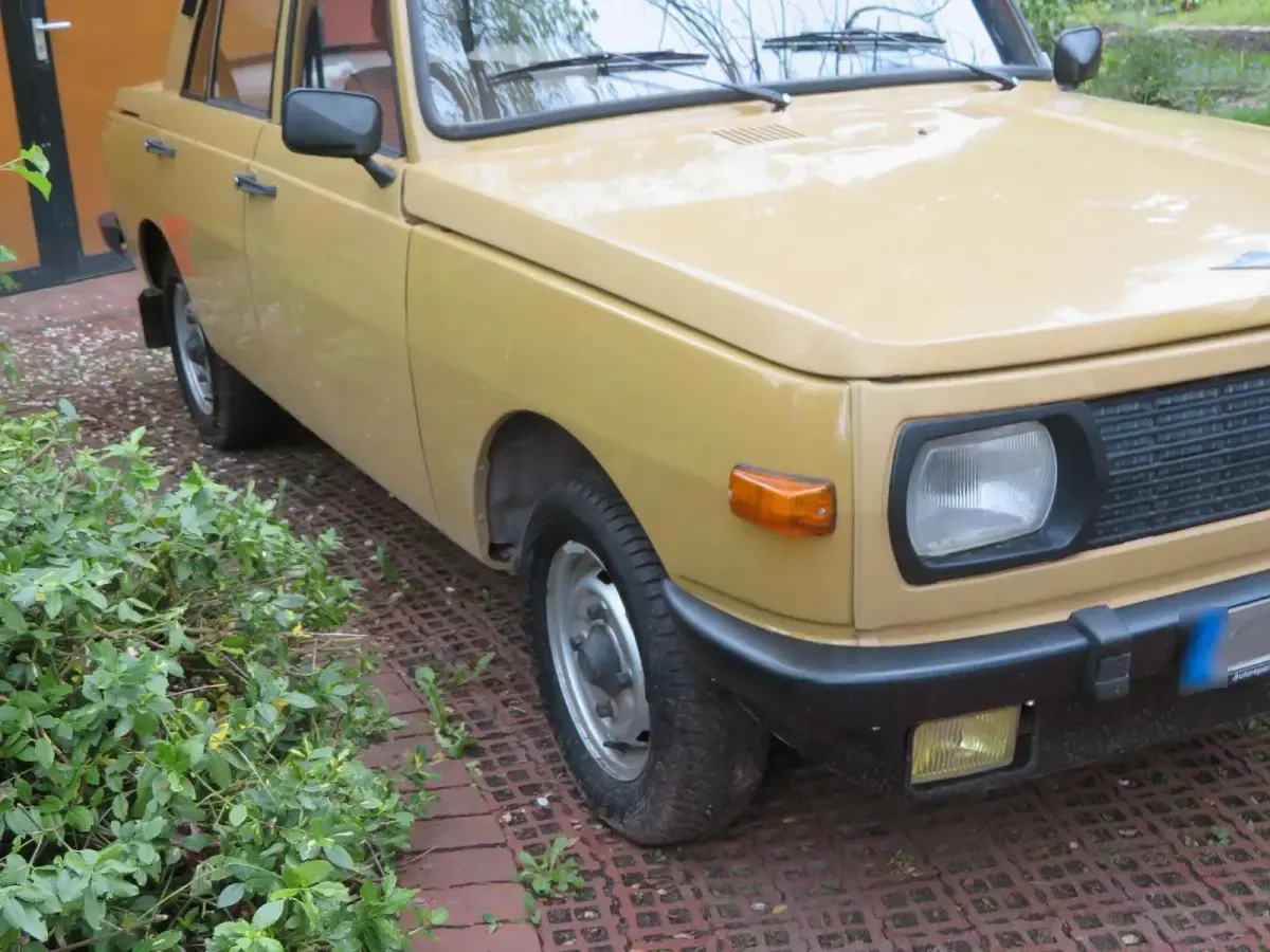 Gebraucht Wartburg 353 50 PS (36 kW) 1984 Andere farben Limousine
