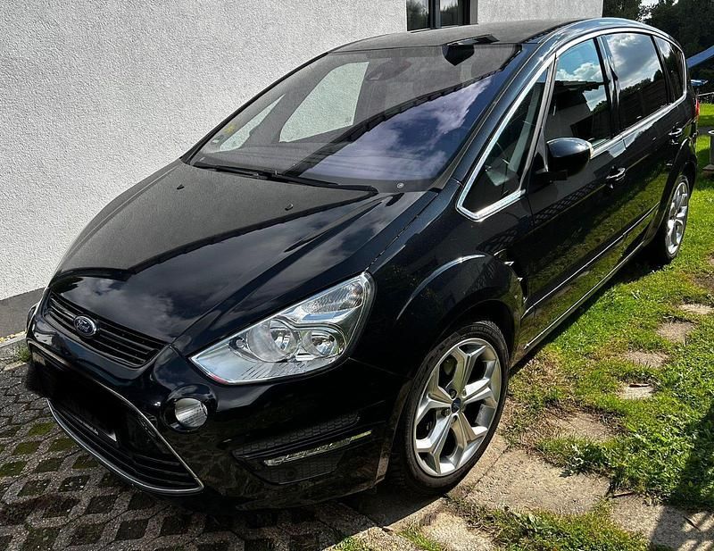 Schwarz Gebraucht 2012 Ford S-MAX Titanium Van / Kleinbus | 5.000 € (Superpreis) - Bild 1/4