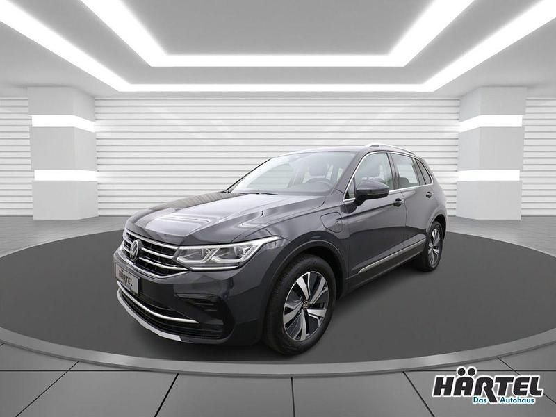 Gebraucht VW Tiguan Elegance 245 PS (180 kW) 2022 Uranograu (grey), solid SUV