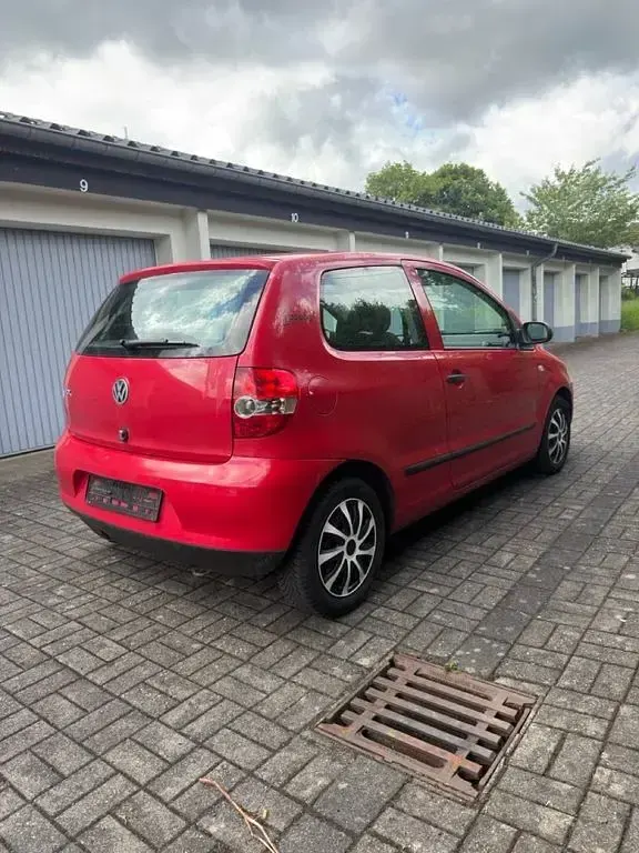 Gebraucht VW Fox 54 PS (39 kW) 2007 Rot Kleinwagen