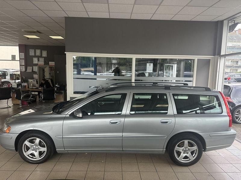 Grau Gebraucht 2007 Volvo V70 Summum Kombi | 4.990 € (Fairer Preis) - Bild 1/4