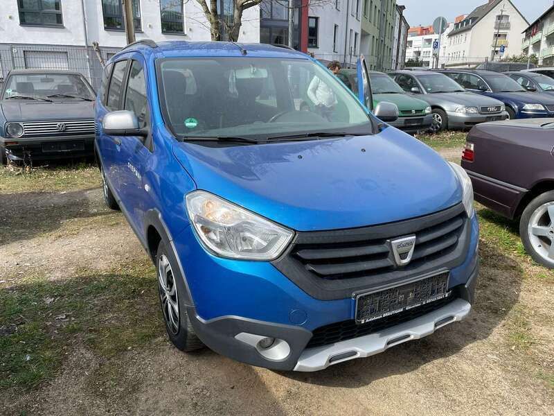 Blau sky Gebraucht 2016 Dacia Lodgy Stepway Van / Kleinbus | 6.000 € (Guter Preis) - Bild 1/4
