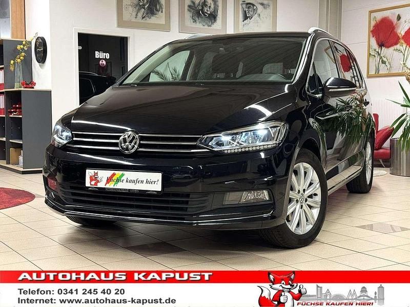 Deep black perleffekt Gebraucht 2019 VW Touran Highline Van / Kleinbus | 23.490 € (Superpreis) - Bild 1/4