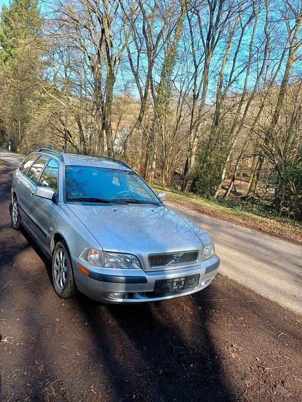 Gebraucht Volvo V40 122 PS (89 kW) 2002 Silber Kombi