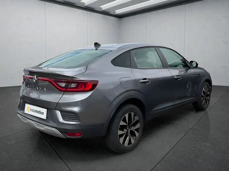 Gebraucht Renault Arkana Equilibre 140 PS (102 kW) 2023 Grau SUV