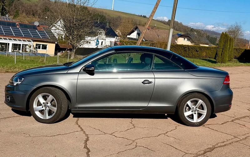 Gebraucht VW Eos 140 PS (102 kW) 2011 Grau Cabrio