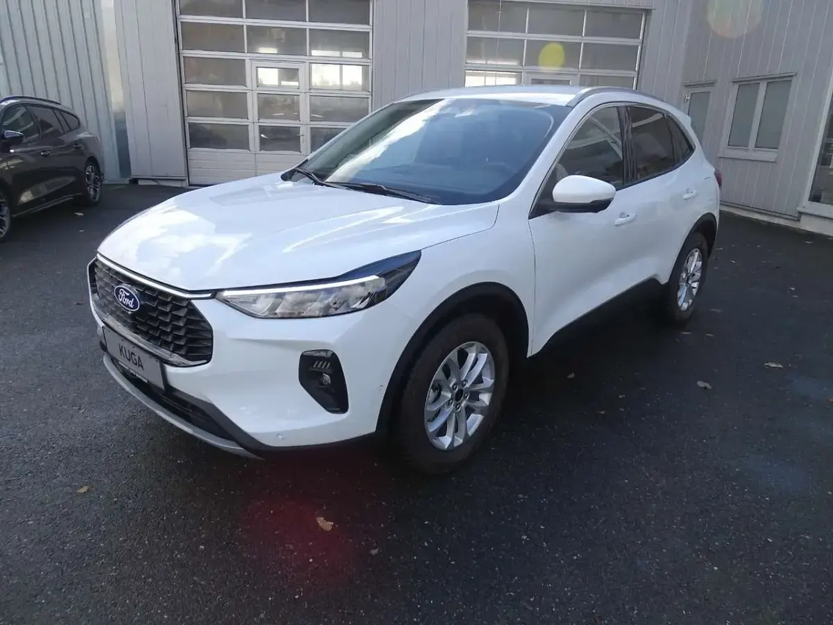 Używany Ford Kuga 151 KM (111 kW) 2025 Biały SUV
