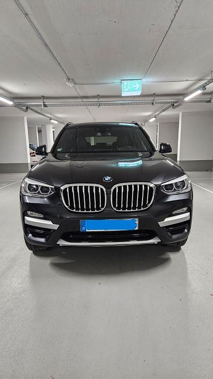 Grau Gebraucht 2020 BMW X3 SUV | 34.500 € (Fairer Preis) - Bild 1/4