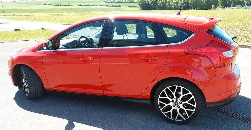 Gebraucht Ford Focus Titanium 182 PS (133 kW) 2014 Rot Limousine
