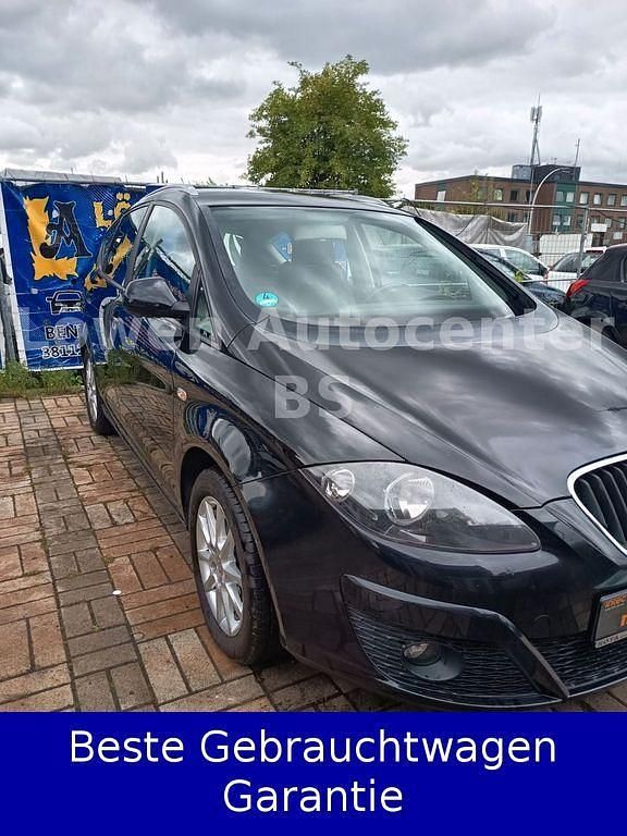 Schwarz Gebraucht 2013 Seat Altea XL Stylance Van / Kleinbus | 6.490 € (Fairer Preis) - Bild 1/4