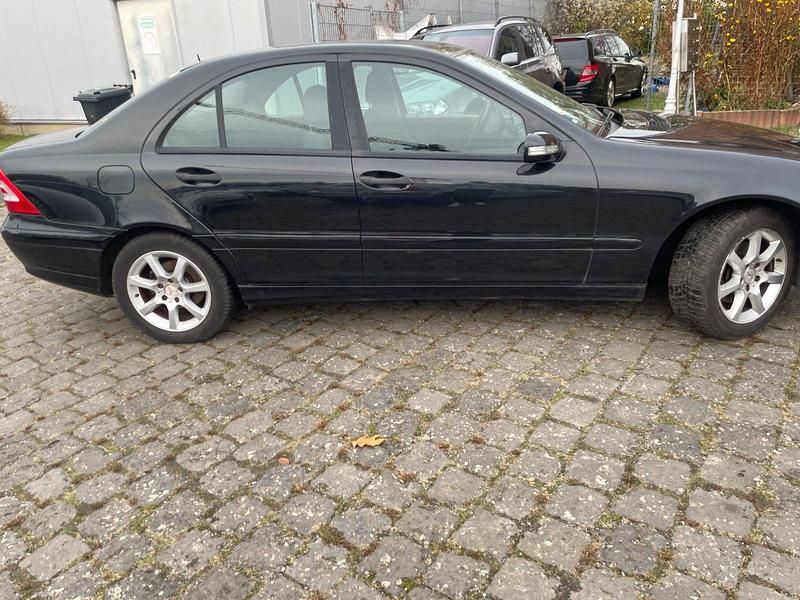 Gebraucht Mercedes C200 122 PS (89 kW) 2006 Schwarz Limousine