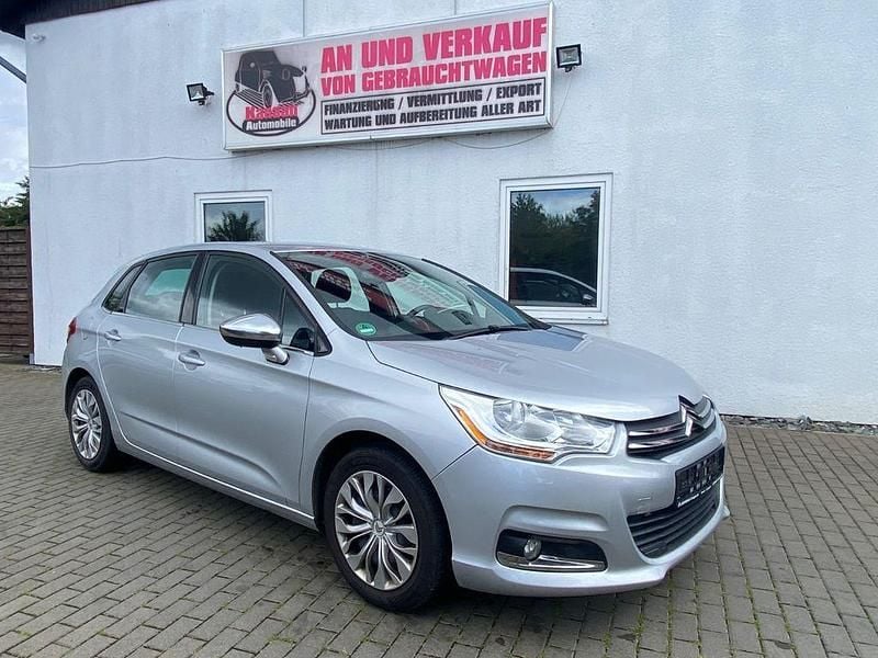 Grau Gebraucht 2013 Citroën C4 SELECTION Limousine | 3.990 € (Fairer Preis) - Bild 1/4
