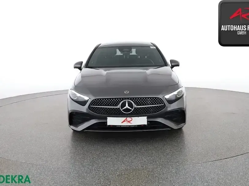 Gebraucht Mercedes A200 AMG 177 PS (130 kW) 2023 Mountaingrau Limousine