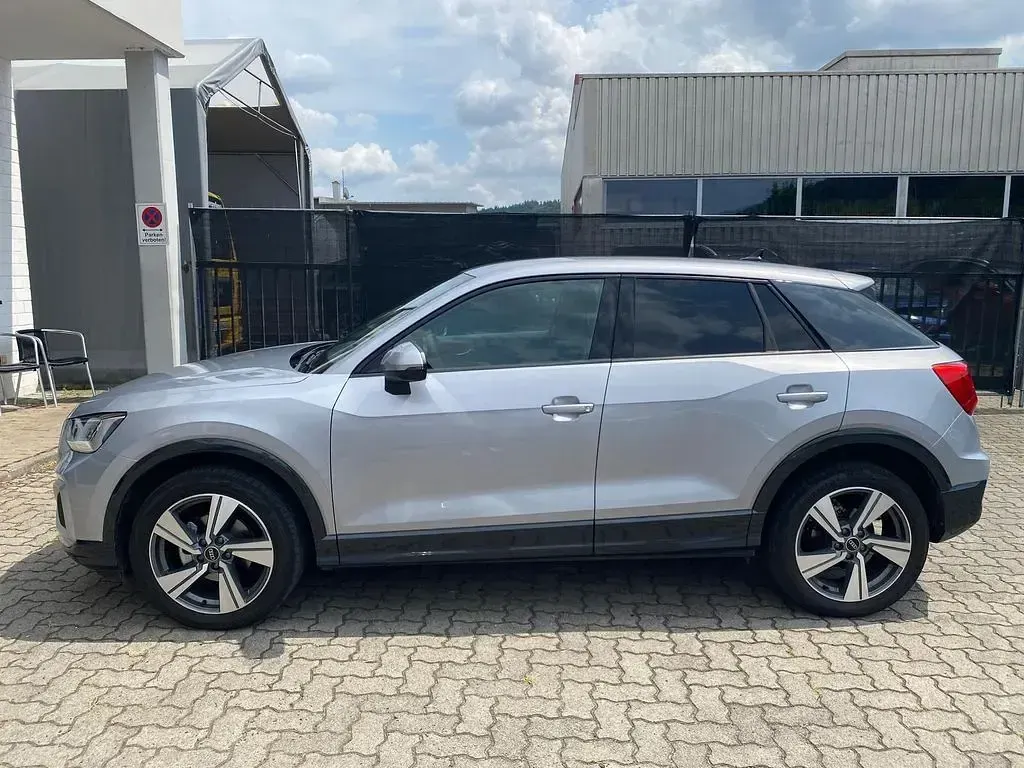 Gebraucht Audi Q2 Advanced Plus 150 PS (110 kW) 2024 Silber SUV