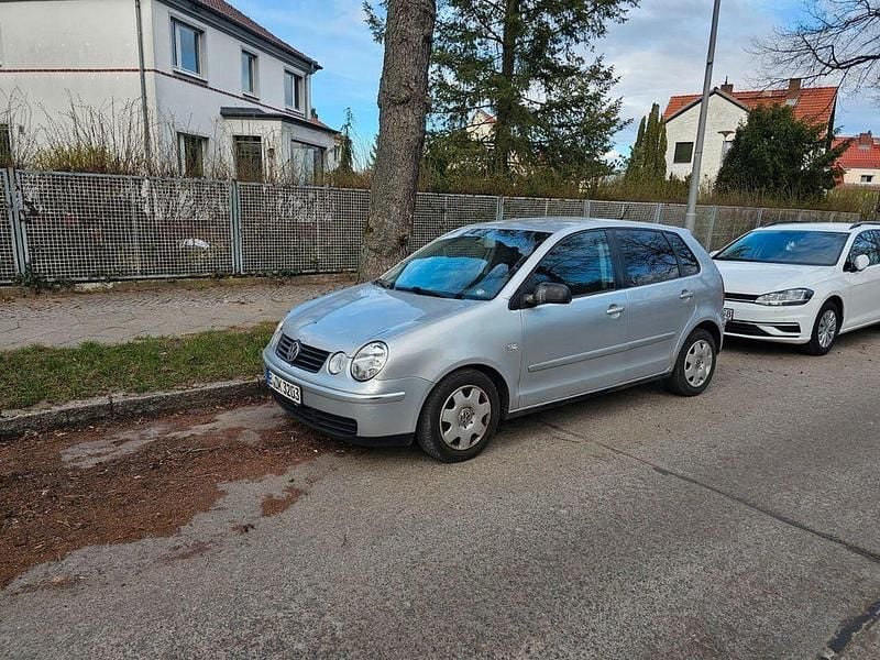 Gebraucht VW Polo Basis 54 PS (39 kW) 2004 Silber Kleinwagen