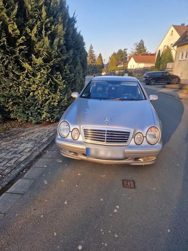 Gebraucht Mercedes CLK320 204 PS (150 kW) 2001 Silber Coupé