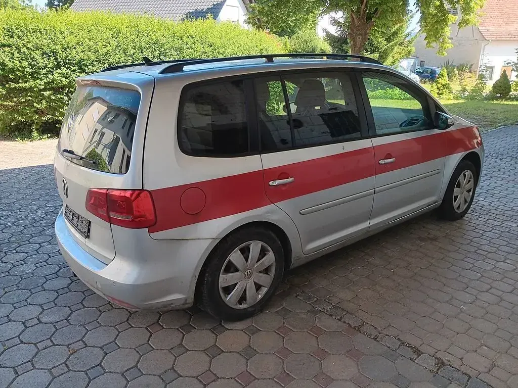 Gebraucht VW Touran 140 PS (102 kW) 2011 Silber Van / Kleinbus