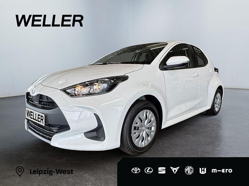 Weiss Neu 2025 Toyota Yaris Hybrid Business Edition Kleinwagen | 25.690 € (Etwas zu teuer) - Bild 1/3