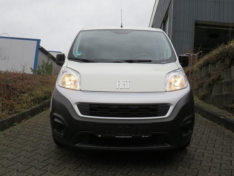 Gebraucht Fiat Fiorino 80 PS (58 kW) 2023 Weiß Van / Kleinbus