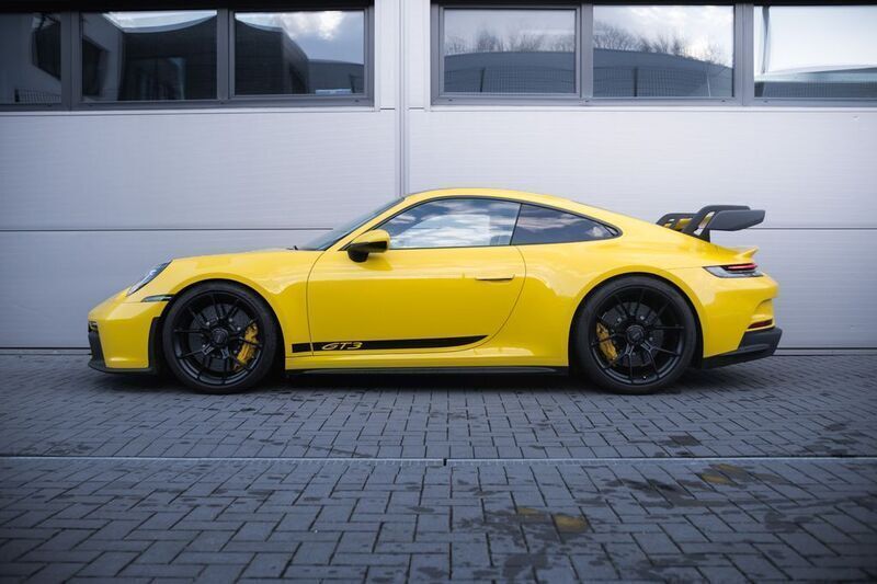 Gelb Gebraucht 2022 Porsche 992 Coupé | 209.900 € (Teuer) - Bild 1/4