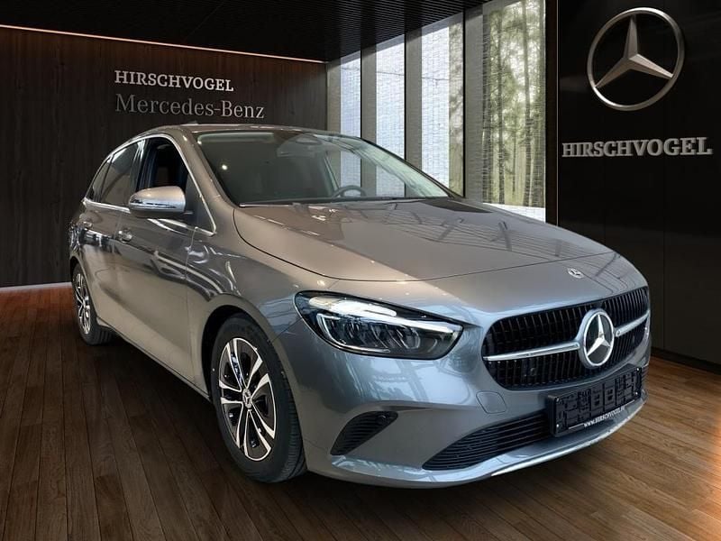 Gebraucht 2025 Mercedes 180 Progressive 136 PS Limousine Bayern