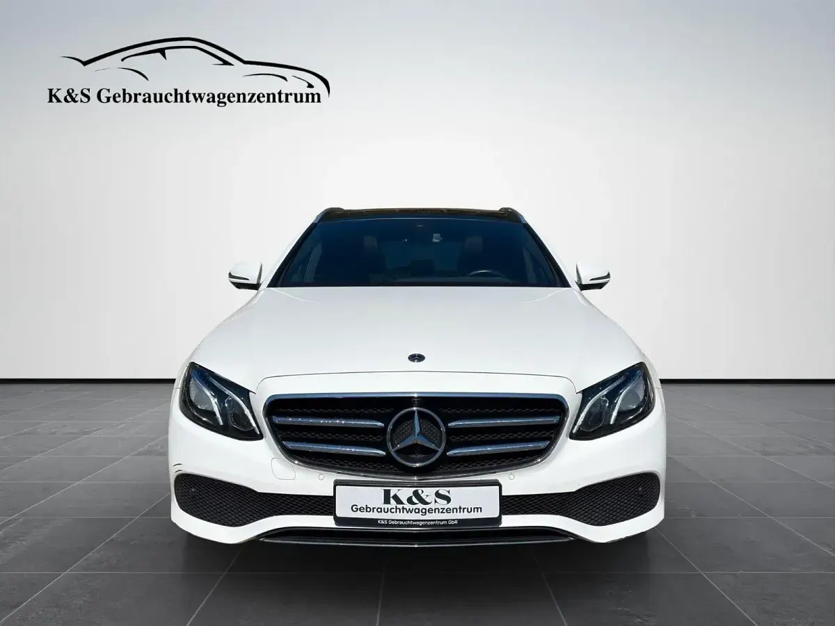 Gebraucht Mercedes E220 194 PS (142 kW) 2020 Weiß Kombi