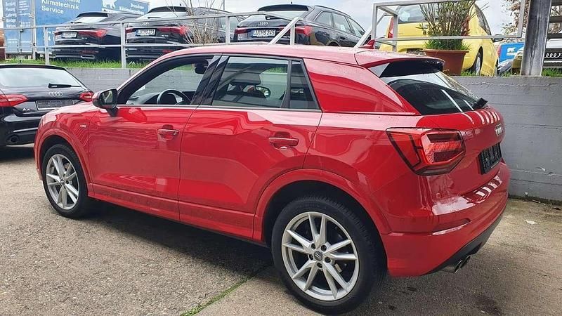 Rot Gebraucht 2017 Audi Q2 Sport SUV | 20.500 € (Fairer Preis) - Bild 1/4