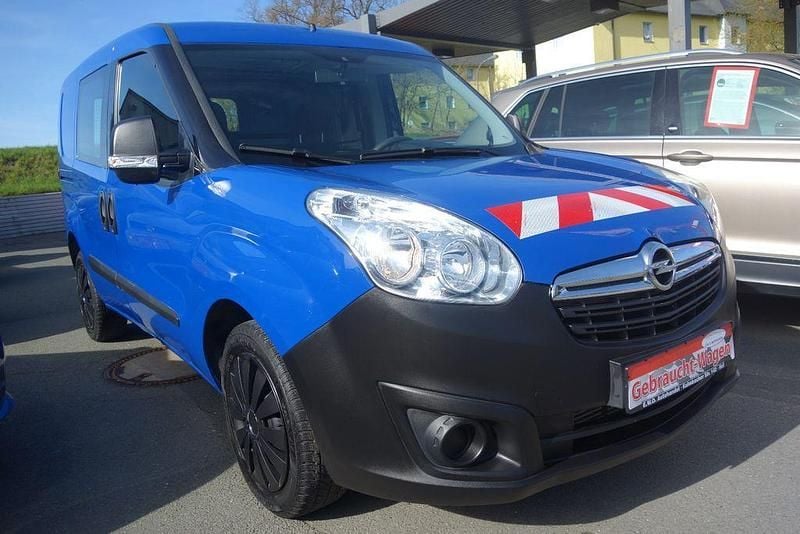 Usata Opel Combo 120 CV (88 kW) 2014 Blu Monovolume