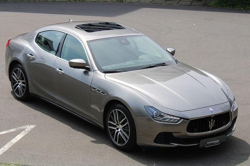 Grau Gebraucht 2020 Maserati Ghibli Limousine | 34.990 € - Bild 1/4