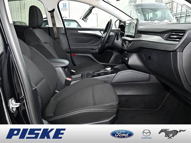 Używany Ford Focus Titanium X 116 KM (85 kW) 2024 Czarny Sedan/Limuzyna