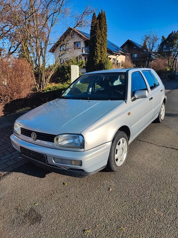 Silber Gebraucht 1997 VW Golf Limousine | 1.550 € (Guter Preis) - Bild 1/4