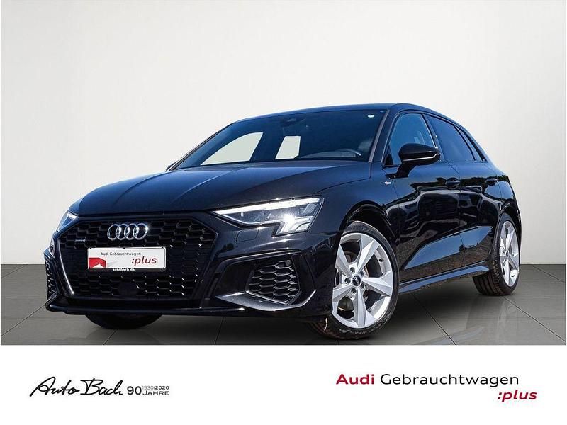 Schwarz (mythosschwarz metallic) Gebraucht 2022 Audi A3 Sportback S-Line Limousine | 22.970 € (Superpreis) - Bild 1/4