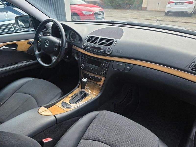 Gebraucht Mercedes E280 Avantgarde 231 PS (169 kW) 2007 Grau Limousine