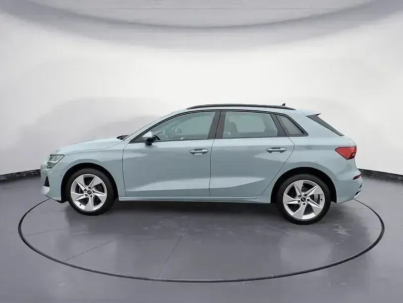 Używany Audi A3 Advanced 116 KM (85 kW) 2024 Szary Kombi