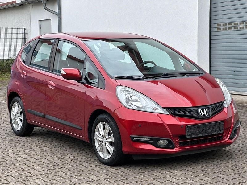 Gebraucht Honda Jazz Comfort 99 PS (72 kW) 2015 Rot Kleinwagen