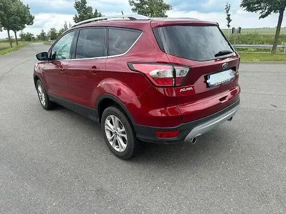 Gebraucht Ford Kuga Titanium 150 PS (110 kW) 2019 Rot SUV