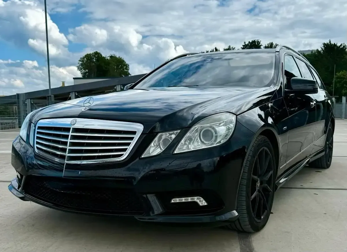 Gebraucht Mercedes E350 231 PS (169 kW) 2009 Schwarz Kombi