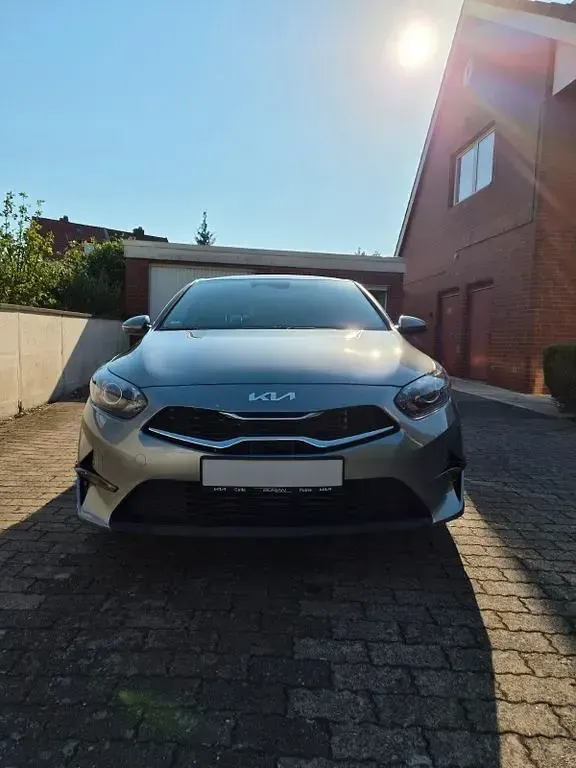 Gebraucht Kia Ceed 101 PS (74 kW) 2025 Grau Kleinwagen