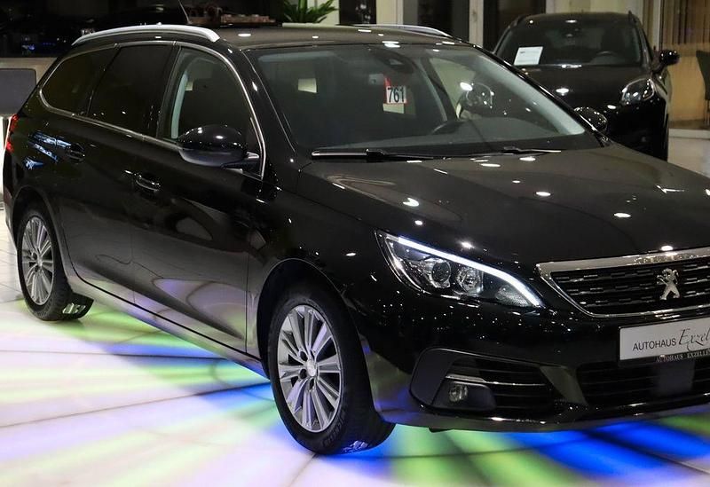 Gebraucht Peugeot 308 SW Allure 131 PS (96 kW) 2020 Schwarz Kombi