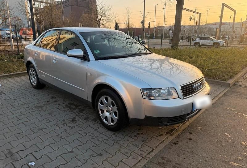 Gebraucht Audi A4 131 PS (96 kW) 2003 Silber Limousine