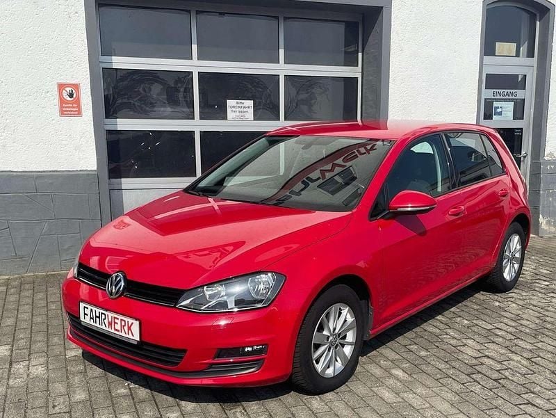 Tornadorot Gebraucht 2015 VW Golf VII Comfortline Limousine | 10.000 € (Guter Preis) - Bild 1/4