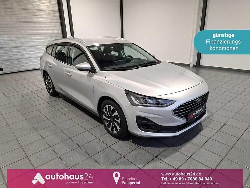 Silber Gebraucht 2023 Ford Focus Titanium Kombi | 15.440 € (Superpreis) - Bild 1/4