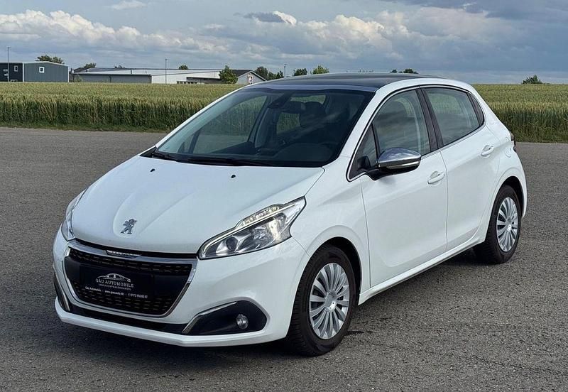 Weiß Gebraucht 2017 Peugeot 208 Allure Kleinwagen | 6.990 € (Fairer Preis) - Bild 1/4