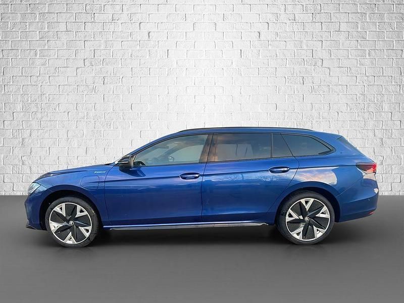 Gebraucht Skoda Superb SportLine 204 PS (150 kW) 2026 Blau Kombi